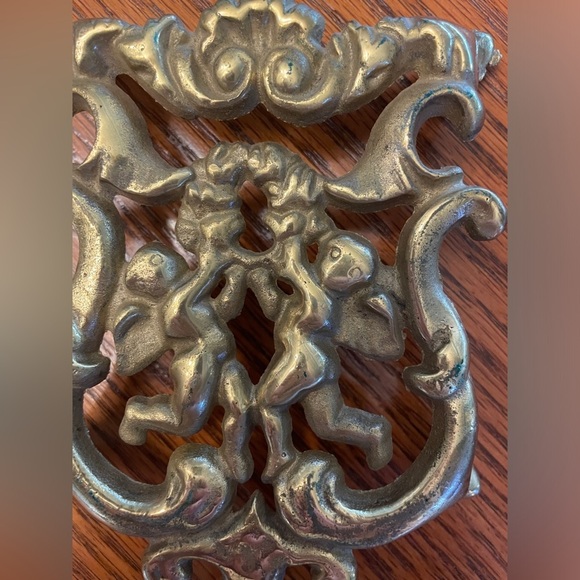 Vintage Gold Cherubs Cupids Scrolls Footed Trivet Cast Iron 8" L X 4.5" W - Picture 2 of 9